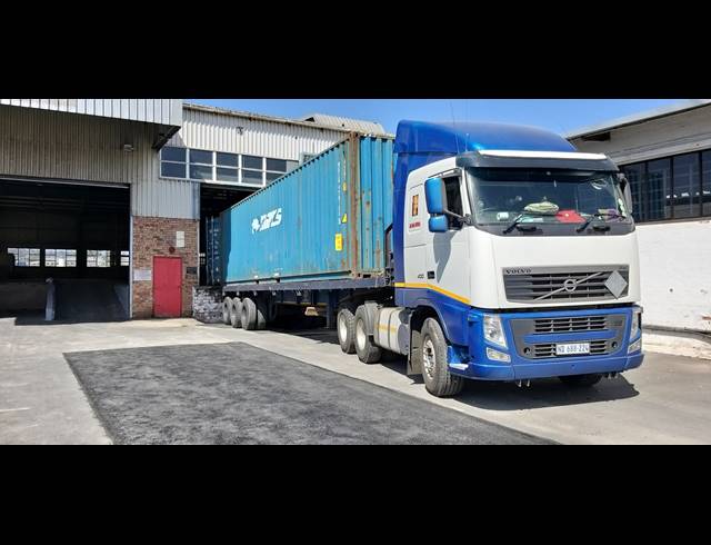 3,591M² WAREHOUSE TO LET IN NEW GERMANY